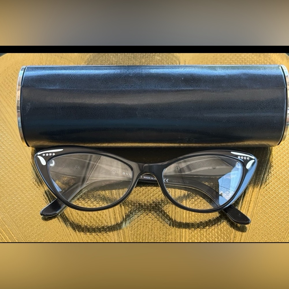 Pre-Loved BVLGARI Cat Eye Vintage Glasses w/ Case
Color-Black
